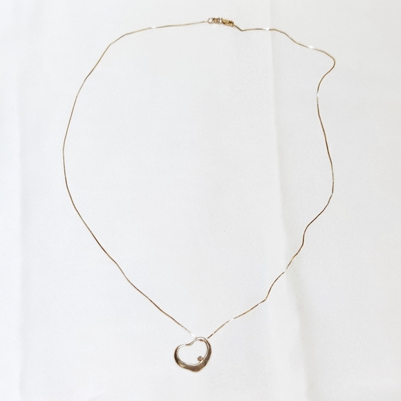 Solid 14k open heart pendant with tiny crystal necklace - Picture 3 of 11